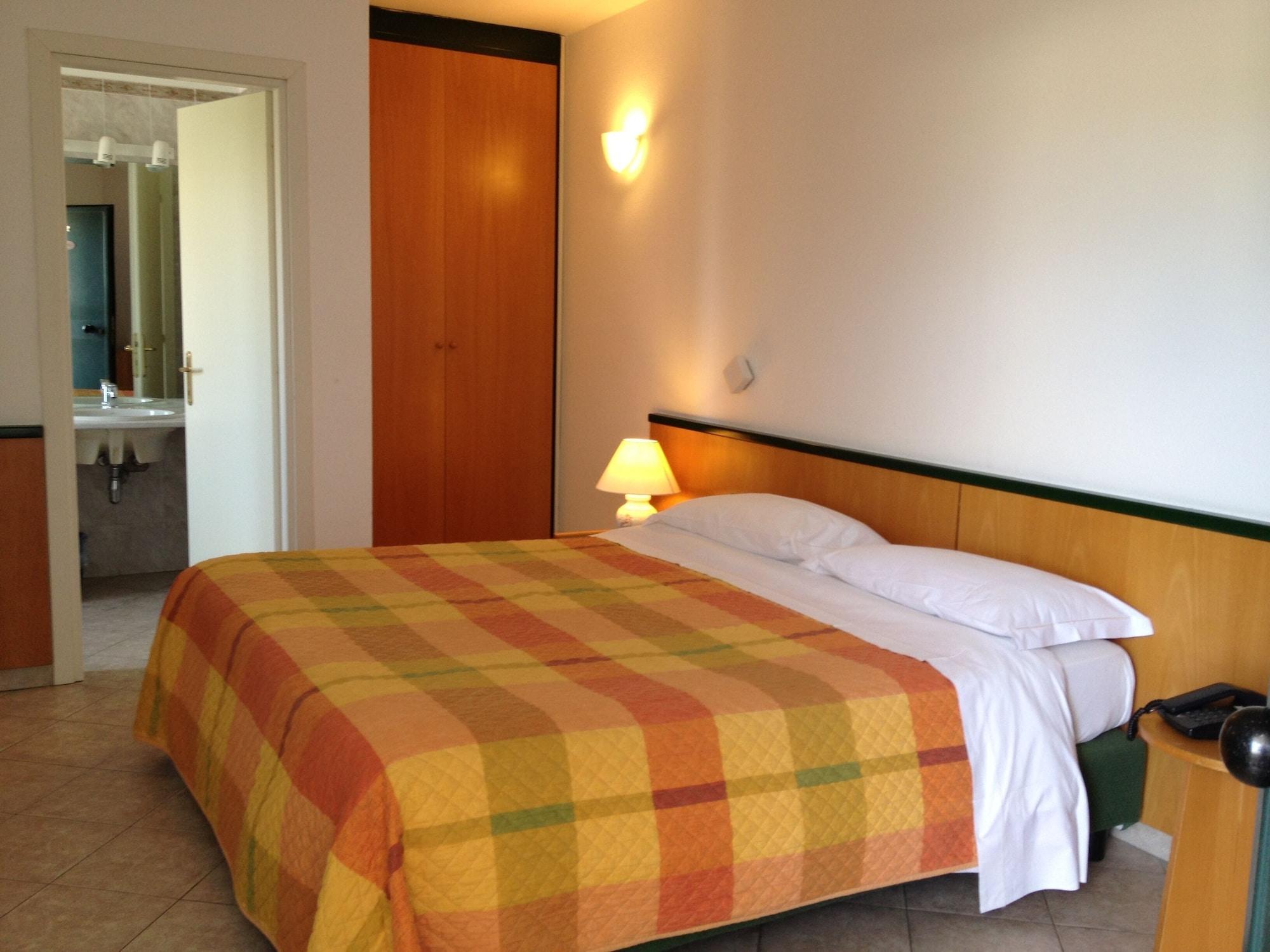 Hotel Ambrosio La Corte Olbia Exterior foto