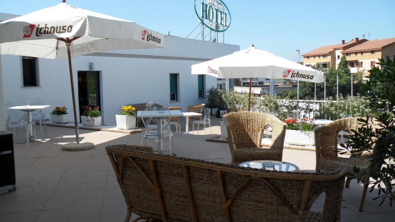Hotel Ambrosio La Corte Olbia Exterior foto